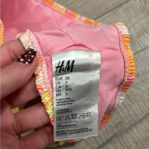 H&M Floral Smocked Bikini Top Size 6 - Picture 3 of 3